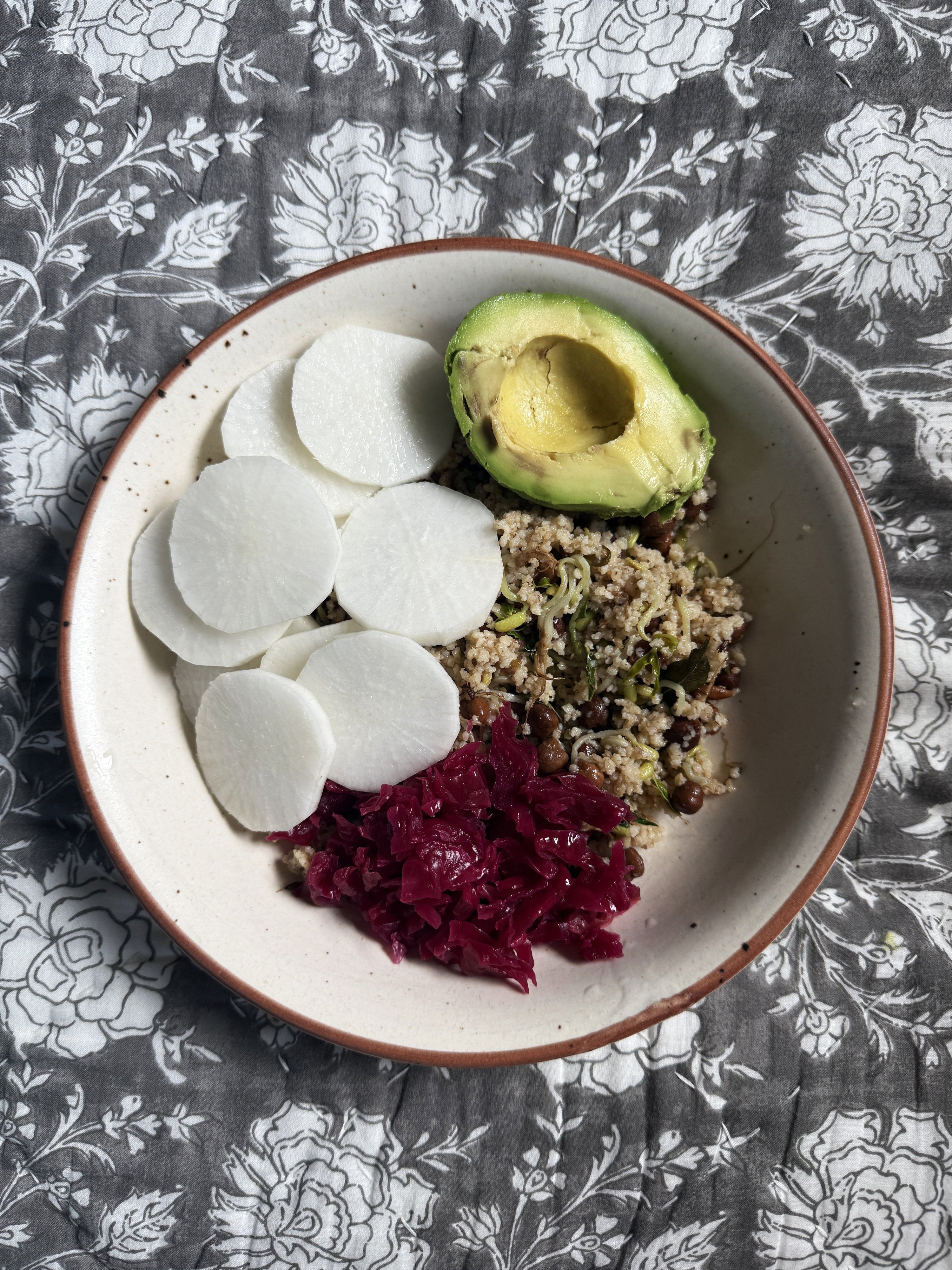 MACROBIOTIC DIET - EASTERN SCIENCE OF EATING FOR RADIANCE